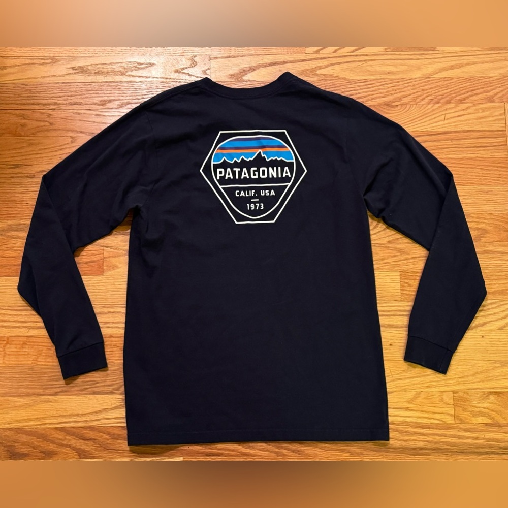 Men’s Patagonia Navy Long Sleeve Tee